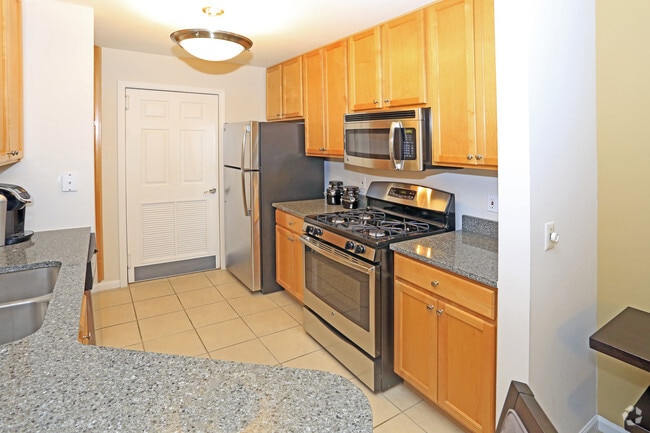 2BR,2BA,1210SF - Ambassador - Embassy Place