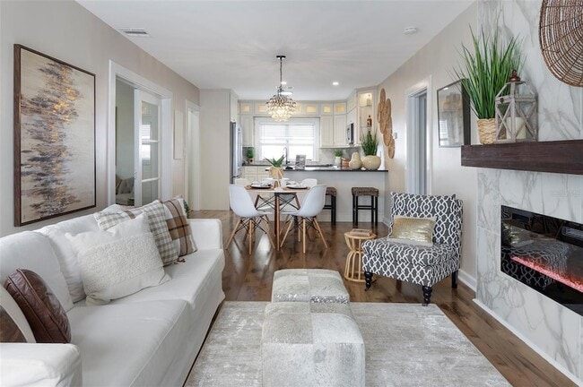 Photo - 701 38th Ave N