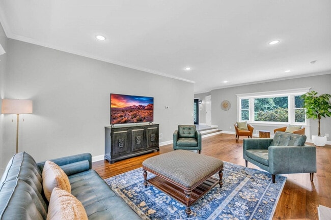 Building Photo - 115 Wexford Pl Unit ID1302851P