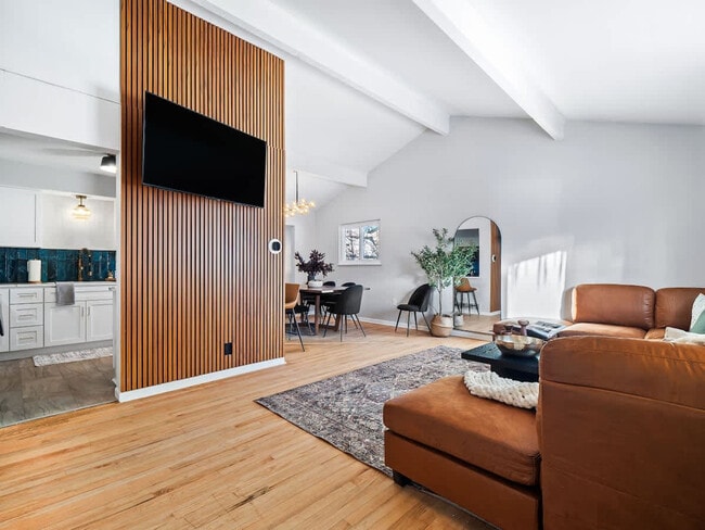 Building Photo - 676 Treeside Dr Unit SI ID1496089P