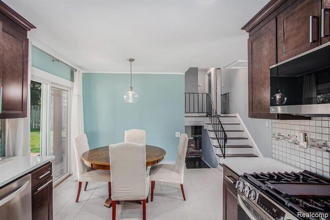 Photo - 1035 Wyman Dr