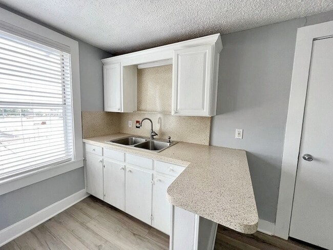 Photo - 5637 Birchman Ave