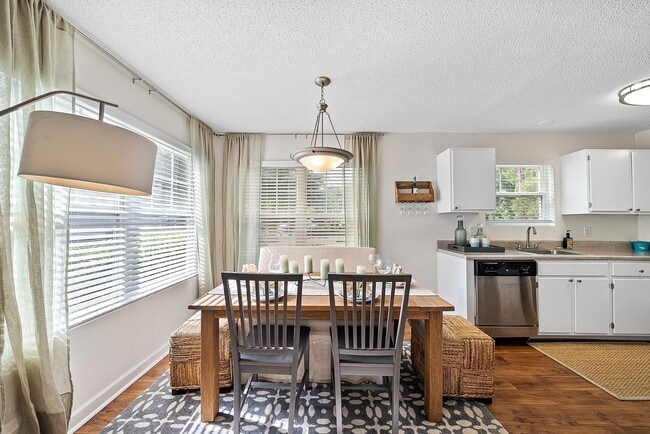 Photo - 29 Edgewater