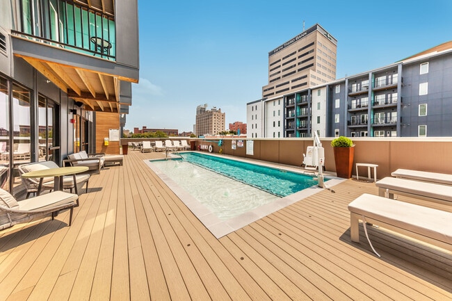 Building Photo - Post House