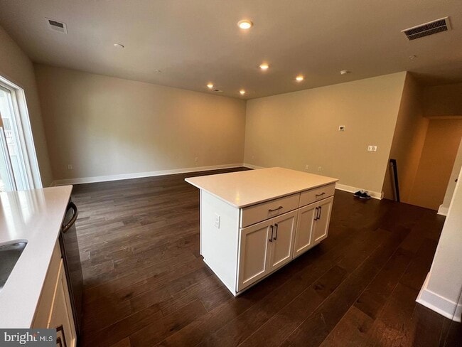 Photo - 327 Foundry St