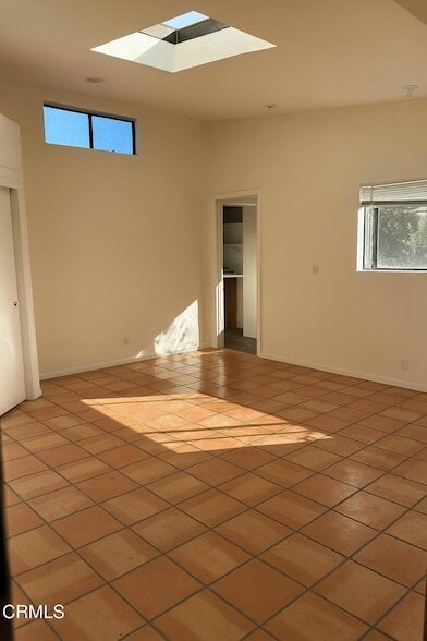 Photo - 1115 N Signal St