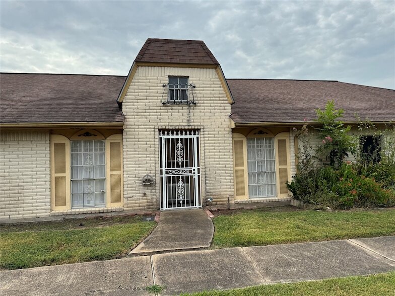 Photo - 12147 Sharpview Dr