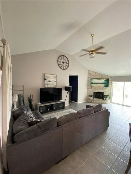 Photo - 13998 Jacktar St