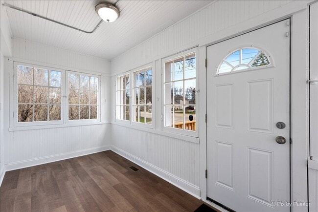 Photo - 544 N Hainesville Rd