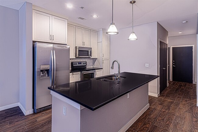 Photo - 5609 SMU Boulevard Unit 305