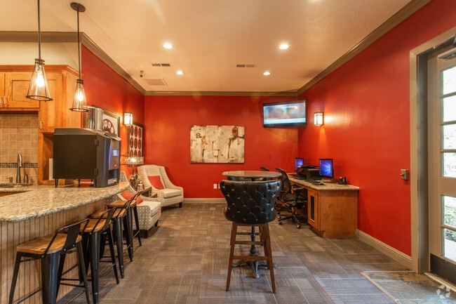 Business Center - Creekstone Apartments