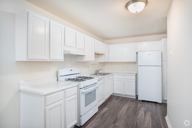 1BR, 1BA - 947SF - Kitchen - The Reserve on Washington