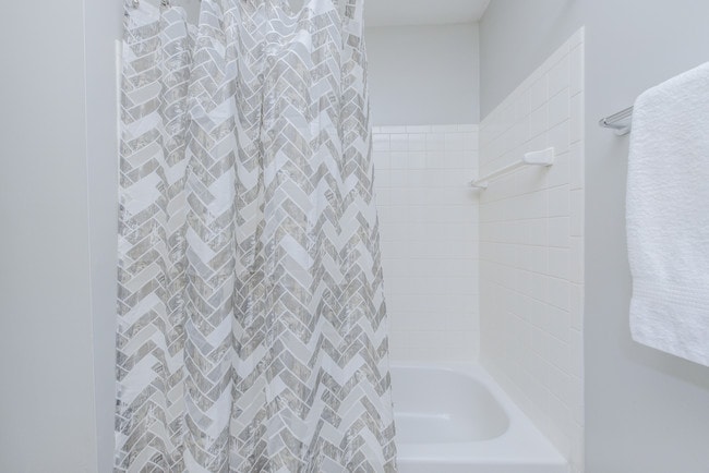 Full Bath Two Bedroom - Harbour Town