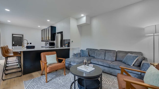 Building Photo - 1279 Indianola Ave Unit SI ID1407029P