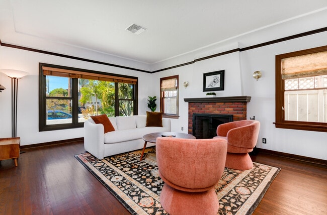 Building Photo - 3519 32nd St Unit ID1288259P