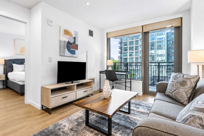 Building Photo - 131 Seaport Blvd Unit SI FL6-ID1050352P