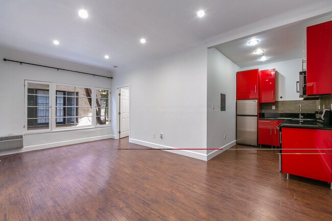 Photo - 7223-7229 Willoughby