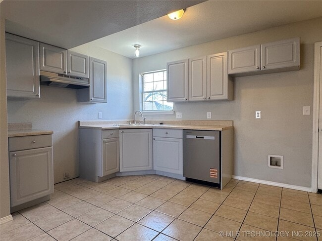 Photo - 14246 S Hickory St