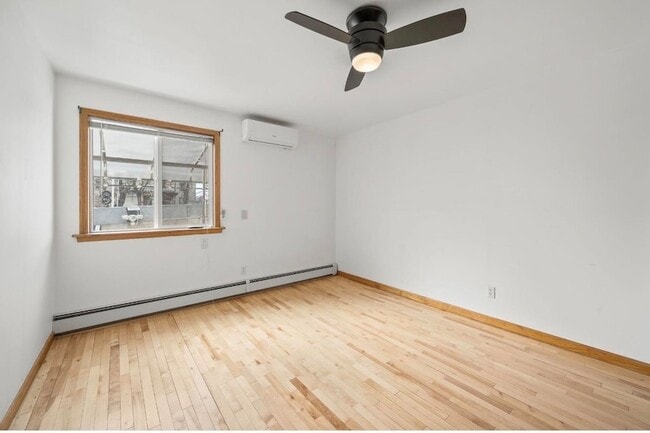 Photo - 93 Lord Ave Unit 1