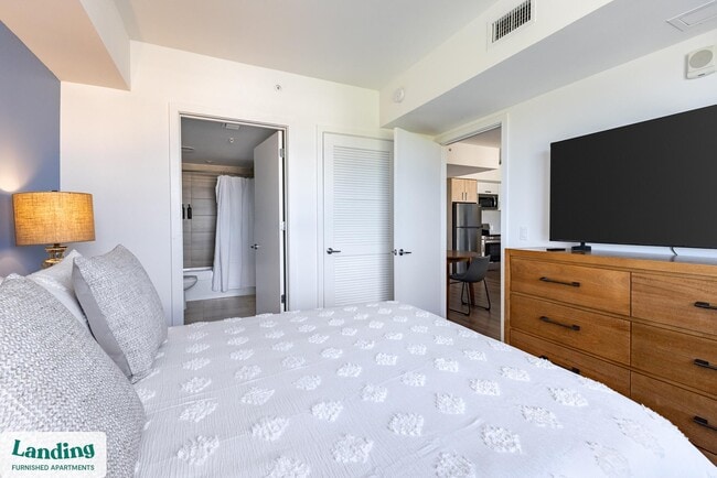 Building Photo - 200 NE 1st Ave Unit 611.1412288