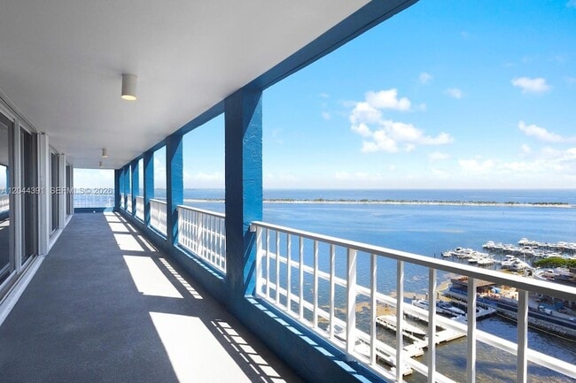 Building Photo - 1627 Brickell Ave Unit 2407