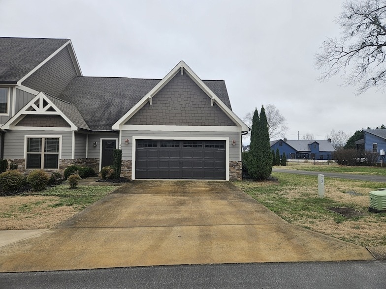 Photo - 44 ANDERTON DR