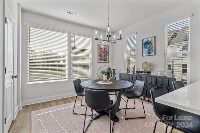 Photo - 204 MONARCH Crk Ln