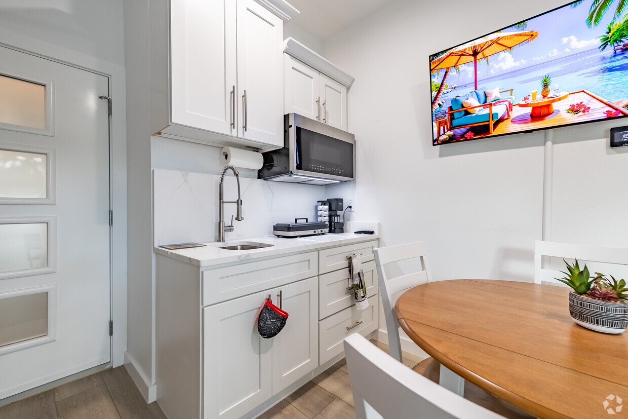 Floor Plan -  1/1 Cozy w Kitchenette 