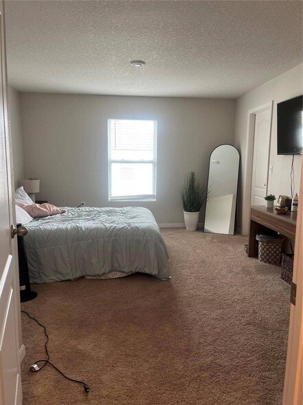 Photo - 1635 Wynford Cir