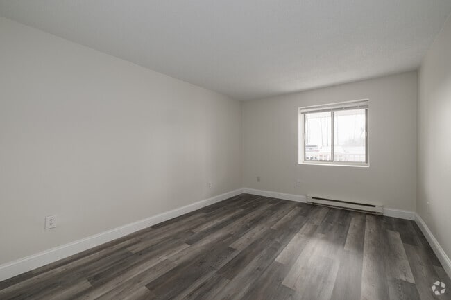 1BR, 1BA - 700SF - Bedroom - Towne House Apartments