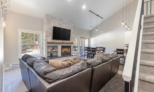 Photo - 815 Columbine Rd Unit ID1387665P