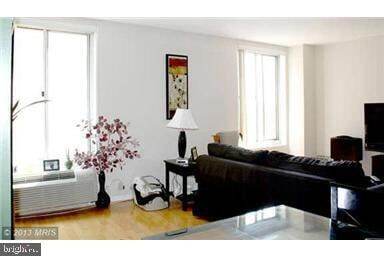 Photo - 1800 R St NW Unit 604