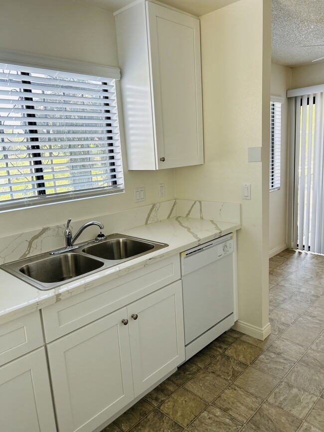 Photo - Hillside Apartments