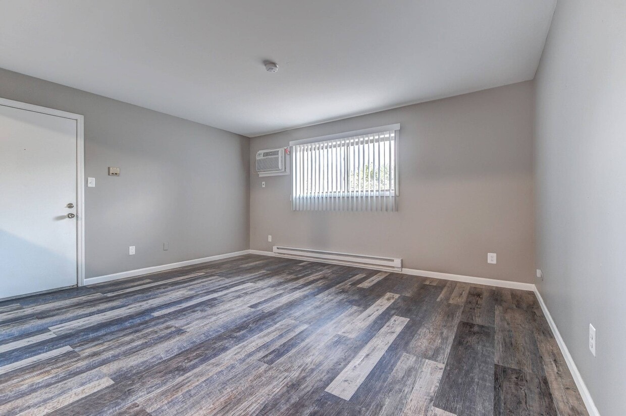 2x1 Renovated- Living Room - 2 Bedroom, 1 Bath - Renovated