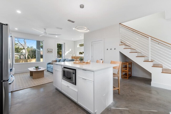 Photo - 2 Sanchez Cove Unit ID1281986P