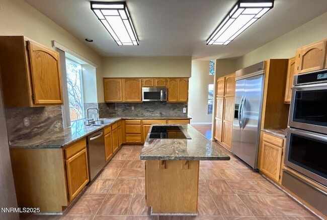 Photo - 1685 Southview Dr