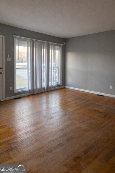 Photo - 1128 Mountain View Rd NW