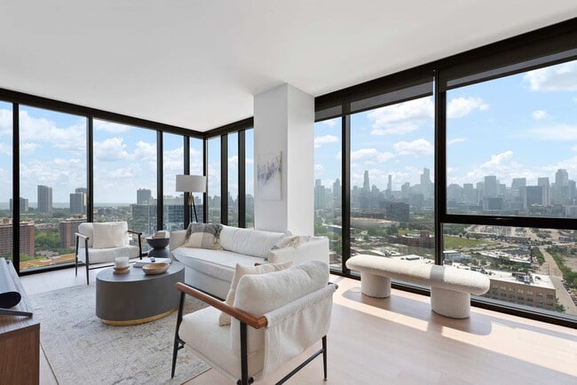 Photo - 901 W Blackhawk St Unit FL24-ID1029653P