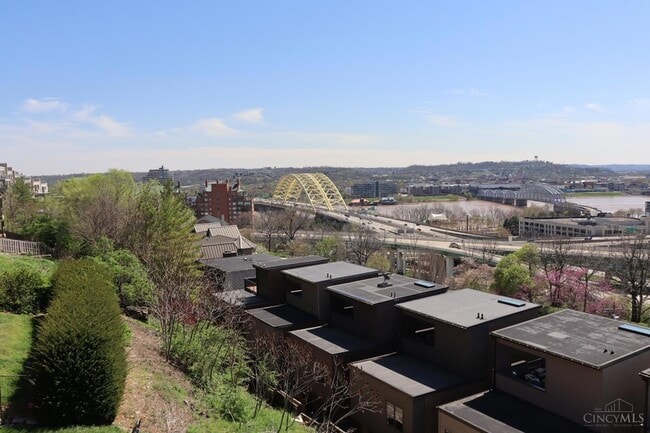 Photo - 399 Oregon St