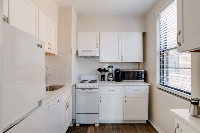 Photo - 105 W 39th St Unit FL12-ID1061318P