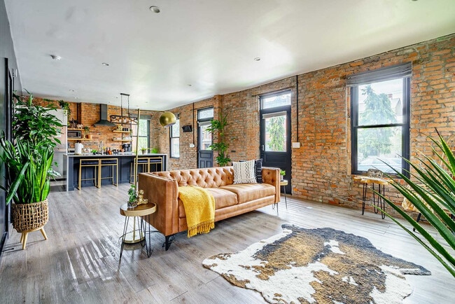 Building Photo - 61 E Russell St Unit SI ID1265612P