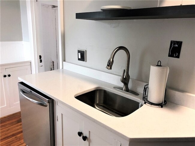 Photo - 283 Spring St