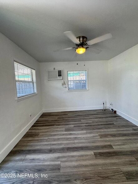 Photo - 1504 Winthrop St