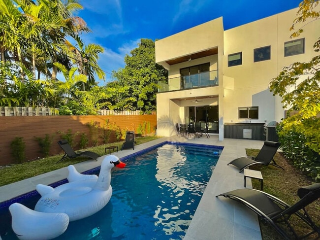 Photo - 648 NE 16th Terrace Unit ID1369641P