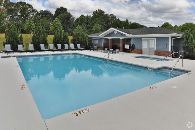 Pool - The Hub at Palmetto Pointe