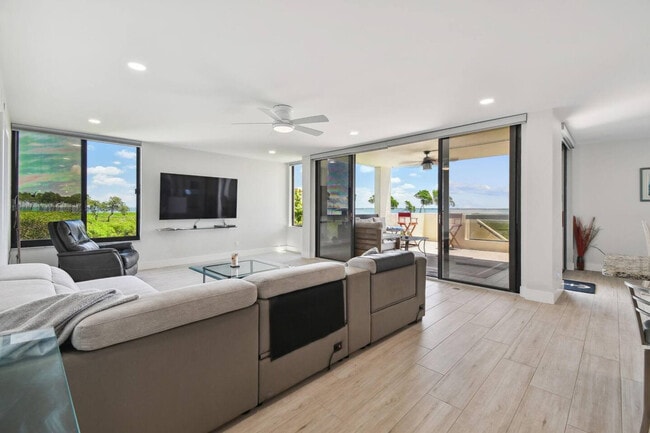 Building Photo - 1922 Harbourside Dr Unit SI FL1-ID1590867P