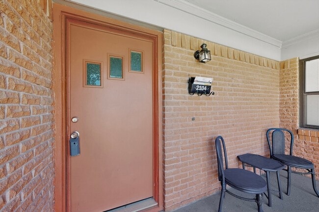 Photo - 2104 Hillburn Dr