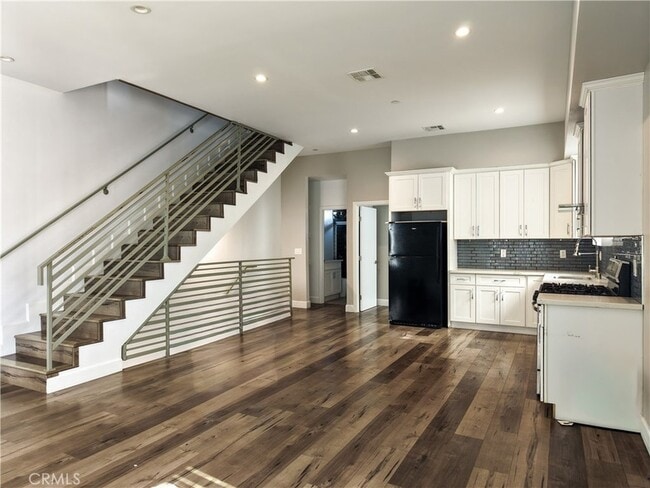 Photo - 5743 Fulcher Ave