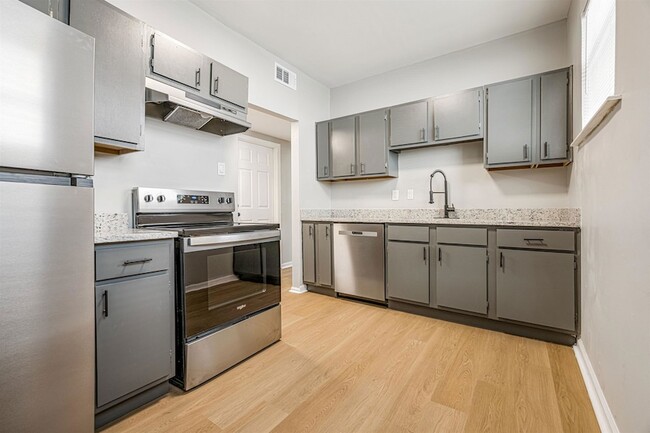 Photo - 2395 Forrest Avenue Unit 4