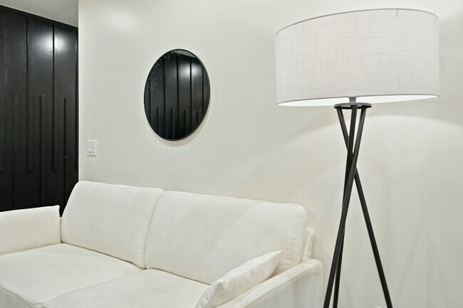Photo - 582 Hamilton E Holmes Dr NW Unit SI ID1609613P